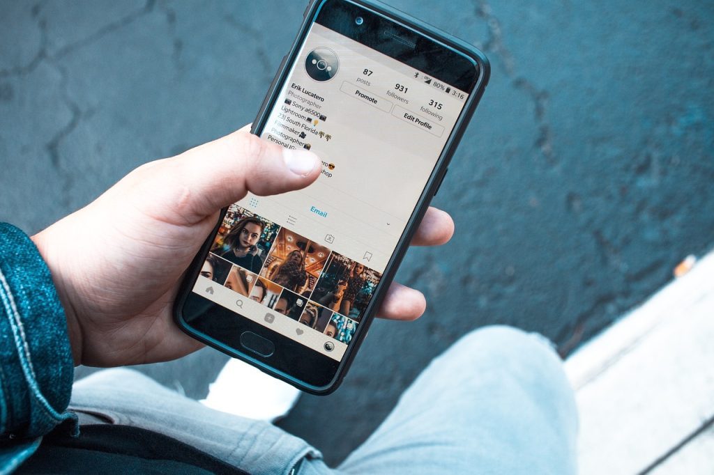 App AI social media - ExpansAI - agence No Code GenAI App AI social media - ExpansAI - agence No Code GenAI